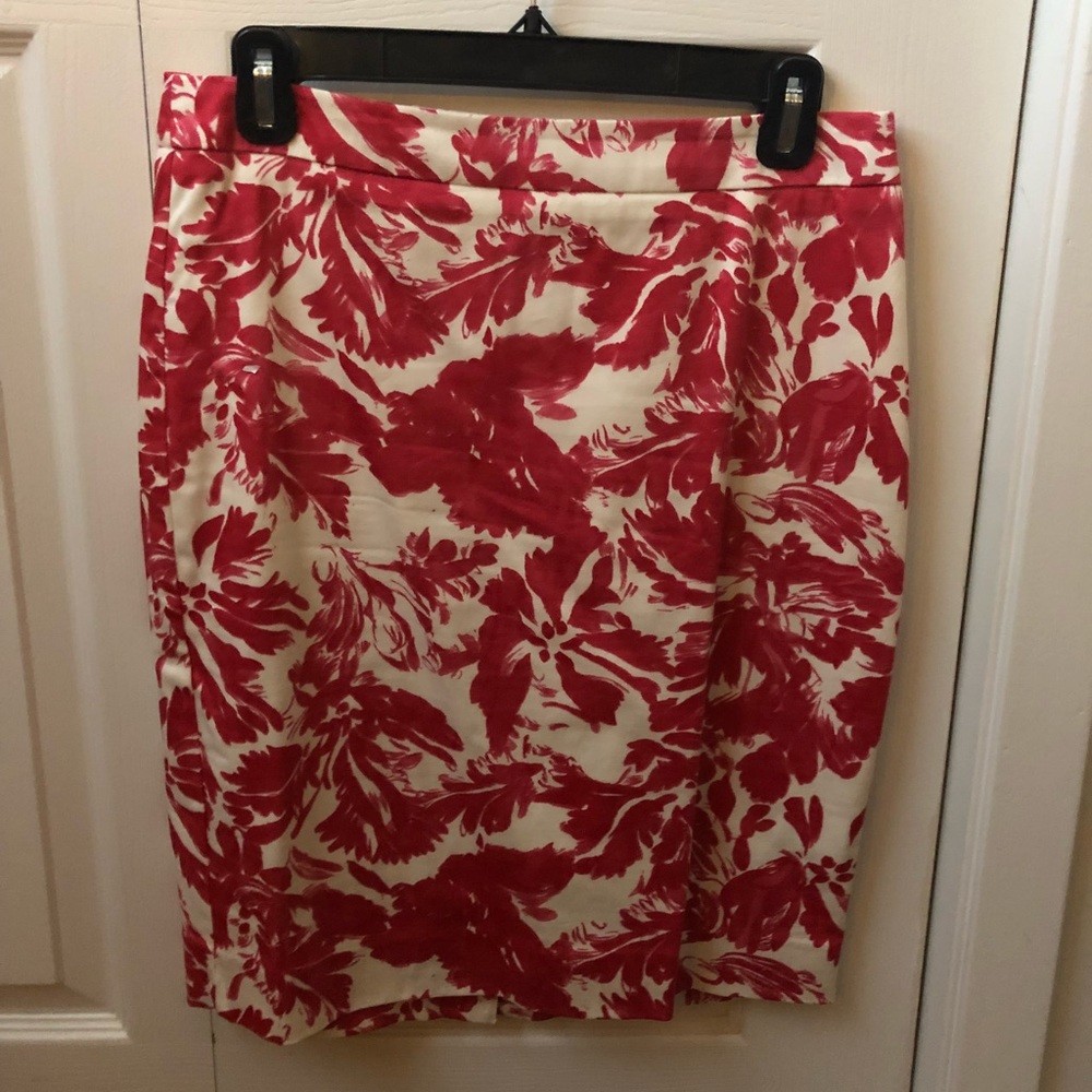 Limited pencil skirt